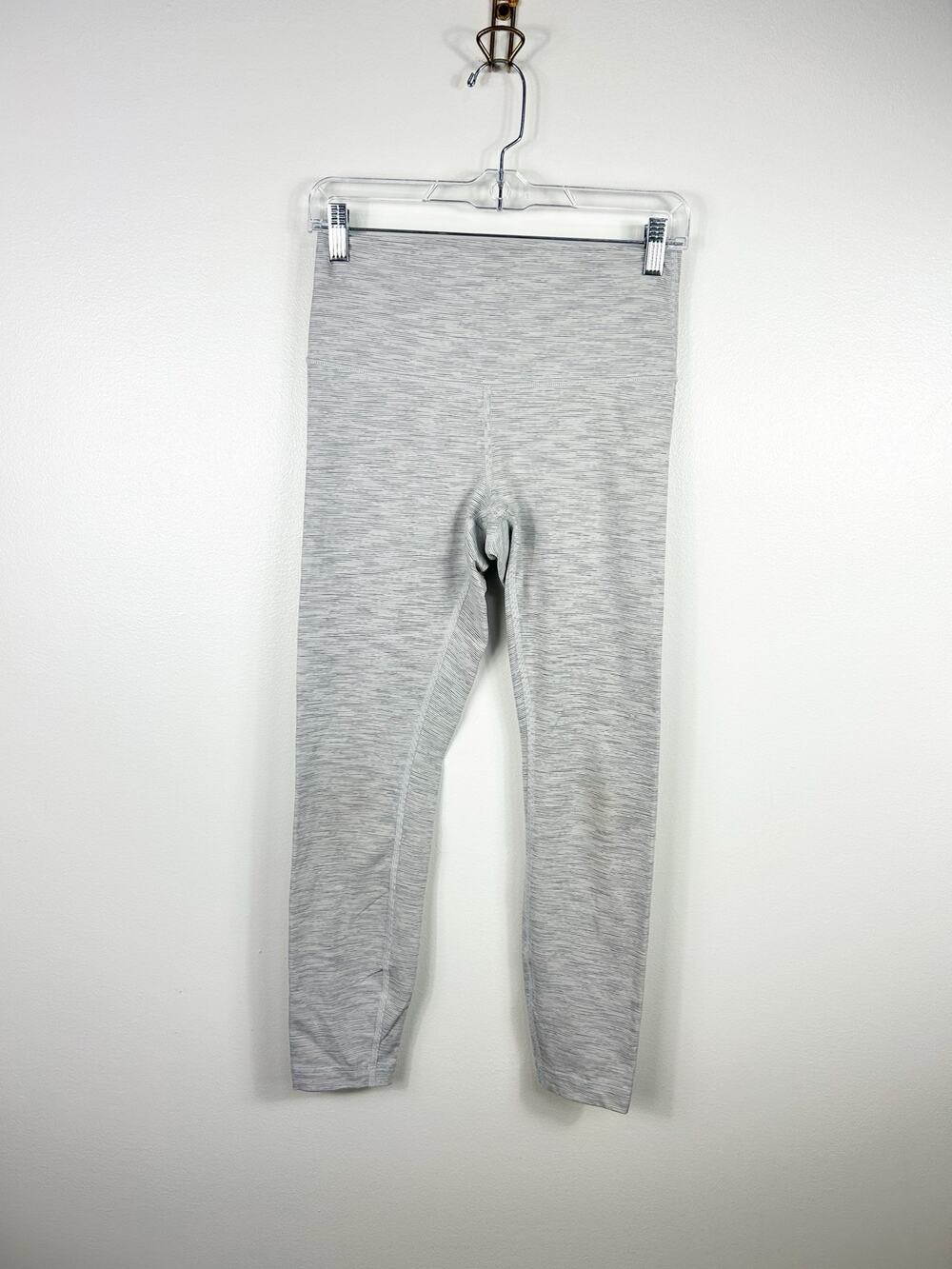 Lululemon Wunder Under Light Gray Stripe 7/8 Leggings Athletic Pants Size 6